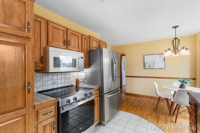 7708 Hazel Drive, Jenison, MI 49428