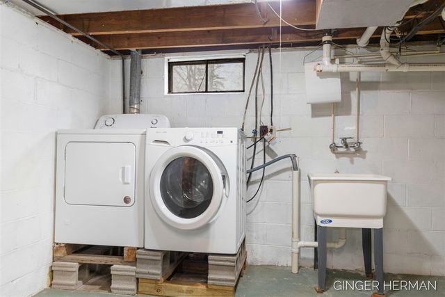 7708 Hazel Drive, Jenison, MI 49428