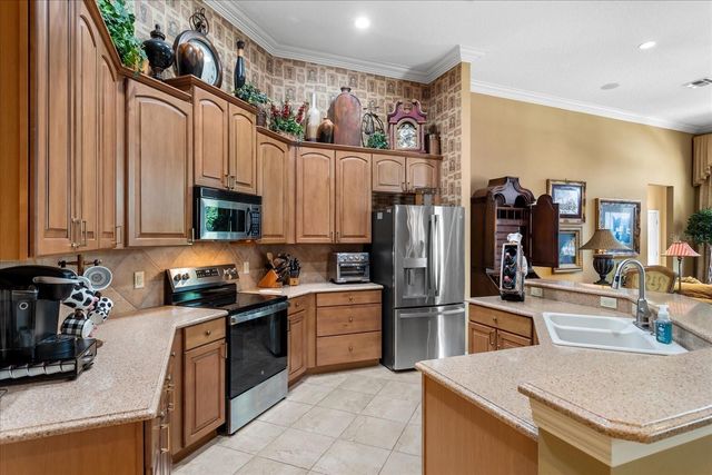 131 ALEXANDRIA PLACE DRIVE, Apopka, FL 32712