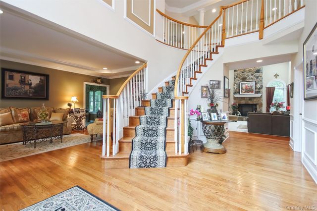 147 Creekside Road, Hopewell Junction, NY 12533