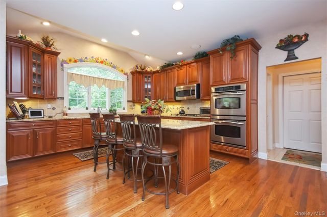 147 Creekside Road, Hopewell Junction, NY 12533