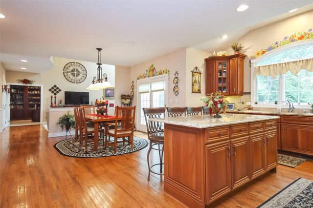147 Creekside Road, Hopewell Junction, NY 12533