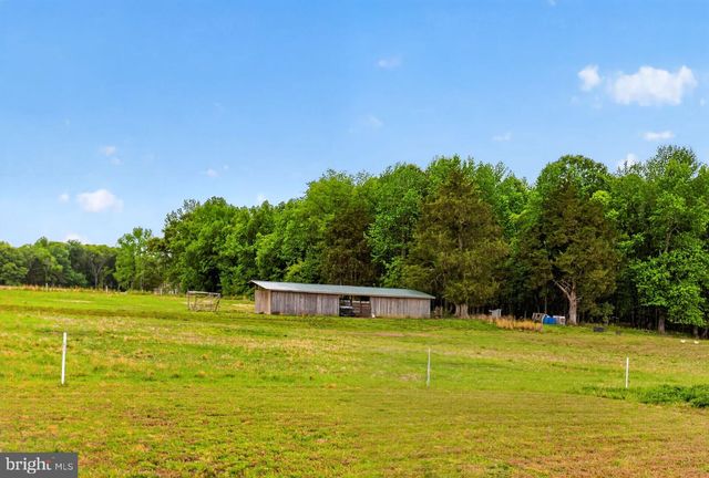 19178 SEALS RD, Bowling Green, VA 22427