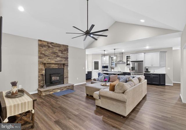 19178 SEALS RD, Bowling Green, VA 22427
