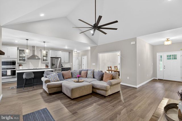 19178 SEALS RD, Bowling Green, VA 22427