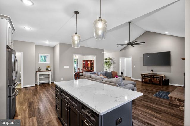 19178 SEALS RD, Bowling Green, VA 22427