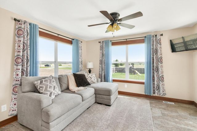 820 NW Spruce Avenue, Earlham, IA 50072