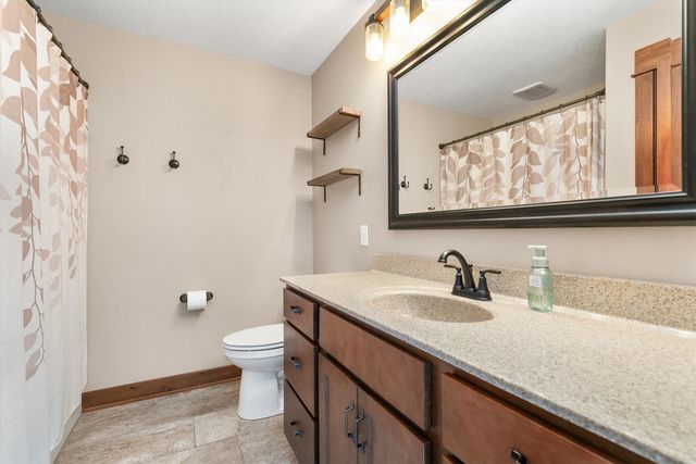 820 NW Spruce Avenue, Earlham, IA 50072