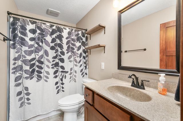 820 NW Spruce Avenue, Earlham, IA 50072
