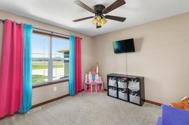 820 NW Spruce Avenue, Earlham, IA 50072