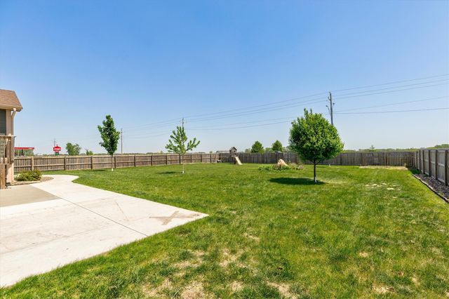 820 NW Spruce Avenue, Earlham, IA 50072