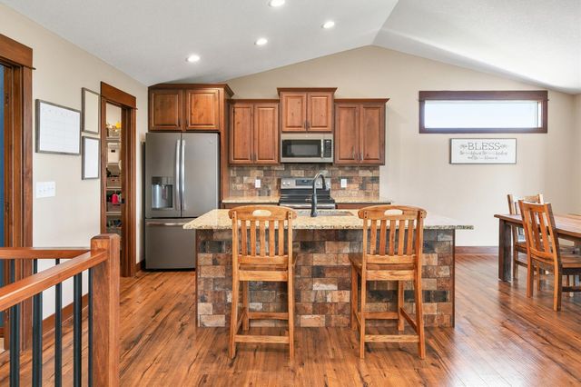 820 NW Spruce Avenue, Earlham, IA 50072