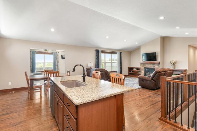 820 NW Spruce Avenue, Earlham, IA 50072