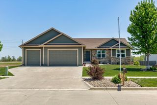 820 NW Spruce Avenue, Earlham, IA 50072