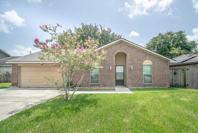 3 Lazybrook Street, Angleton, TX 77515