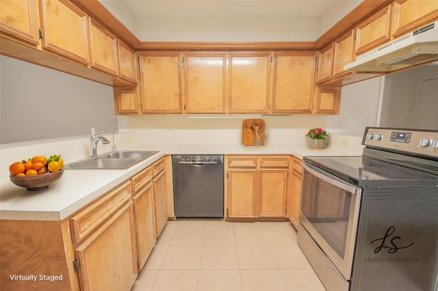 3 Lazybrook Street, Angleton, TX 77515