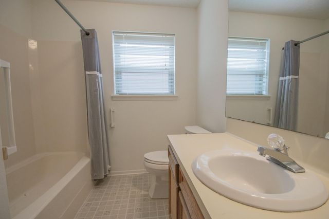 3 Lazybrook Street, Angleton, TX 77515