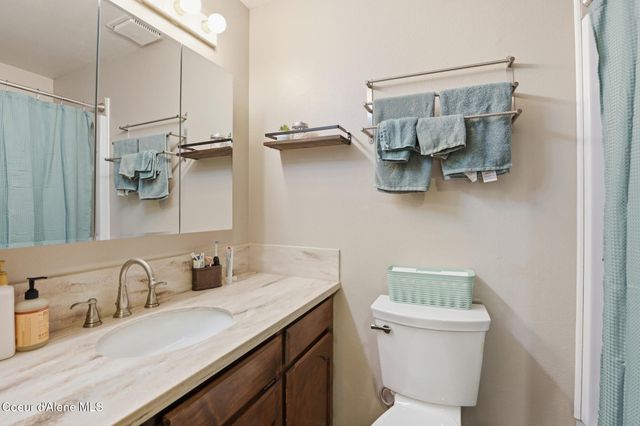 1490 N Glasgow DR, Post Falls, ID 83854