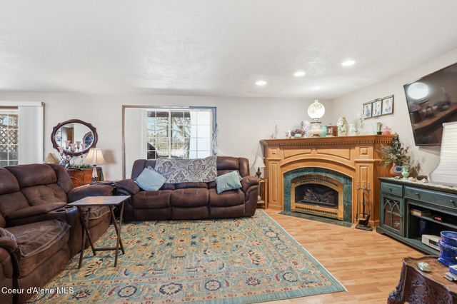 1490 N Glasgow DR, Post Falls, ID 83854