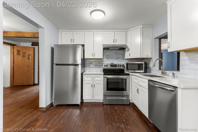 977 Boston Avenue, Waterford Charter Township, MI 48328