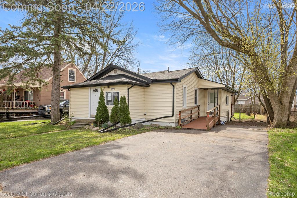 977 Boston Avenue, Waterford Charter Township, MI 48328