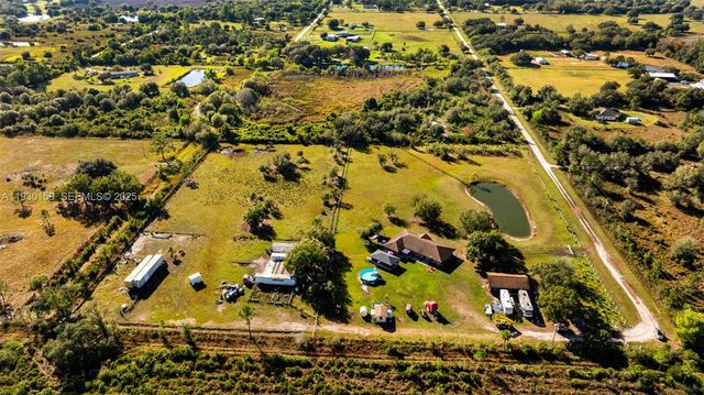 1472 N CHAROLAIS RD, Other City - In The State Of Florida, FL 33935