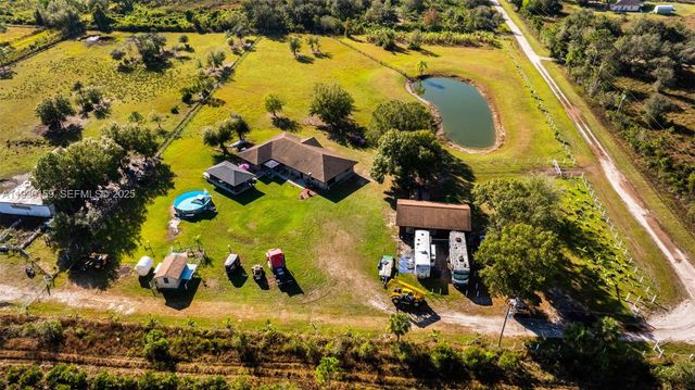 1472 N CHAROLAIS RD, Other City - In The State Of Florida, FL 33935