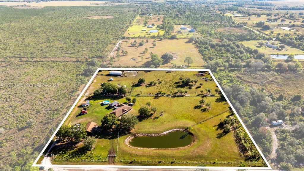 1472 N CHAROLAIS RD, Other City - In The State Of Florida, FL 33935