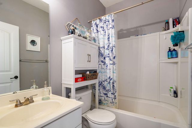 2253 W Drake Street, Springfield, MO 65810
