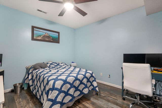 2253 W Drake Street, Springfield, MO 65810