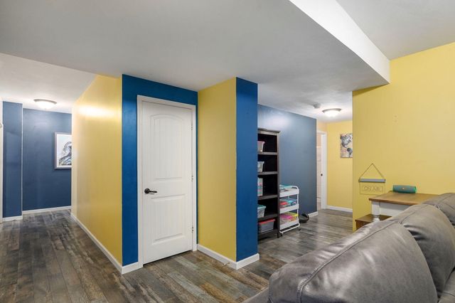 2253 W Drake Street, Springfield, MO 65810