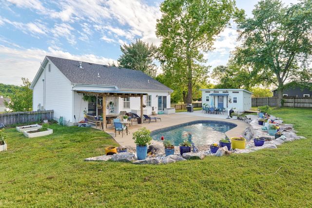 2253 W Drake Street, Springfield, MO 65810