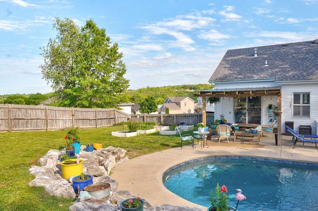 2253 W Drake Street, Springfield, MO 65810