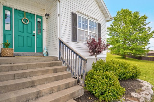 2253 W Drake Street, Springfield, MO 65810