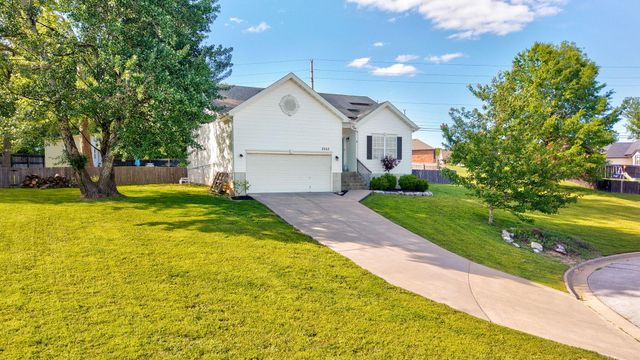 2253 W Drake Street, Springfield, MO 65810