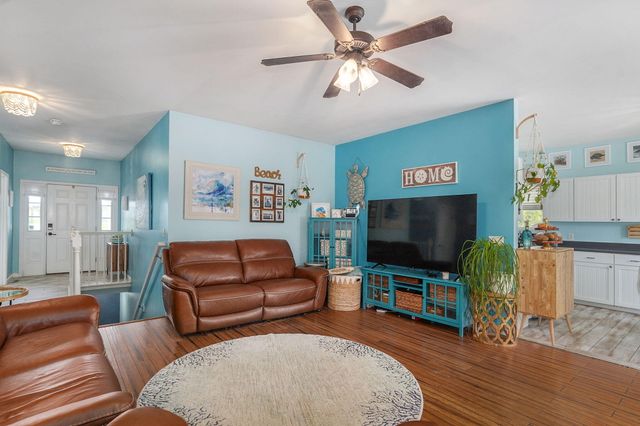 2253 W Drake Street, Springfield, MO 65810