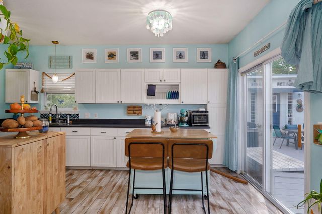 2253 W Drake Street, Springfield, MO 65810