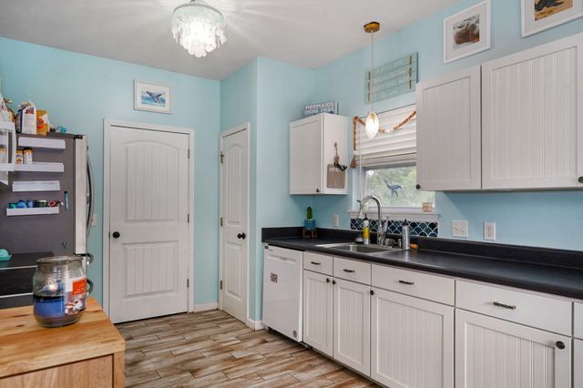 2253 W Drake Street, Springfield, MO 65810
