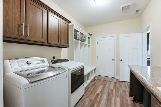 1179 Brewster Court, Huntertown, IN 46748