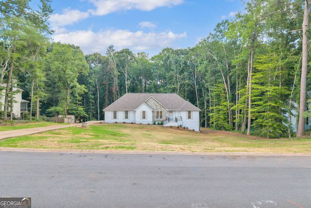 150 Indian Bluff Drive, Sharpsburg, GA 30277