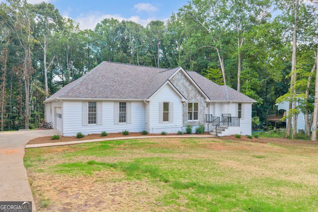 150 Indian Bluff Drive, Sharpsburg, GA 30277