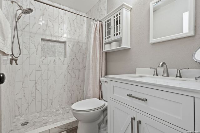 6006 RIDGE FIELD ST, San Antonio, TX 78250
