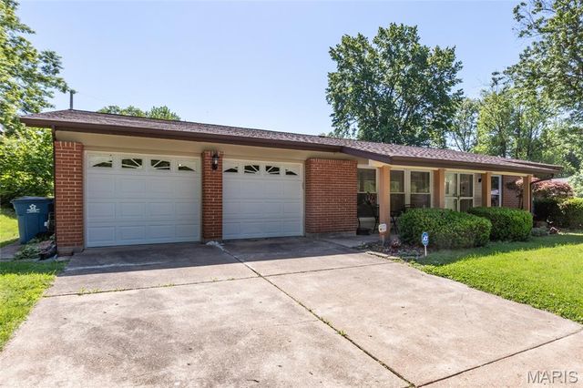 1204 Hobson Drive, Ferguson, MO 63135