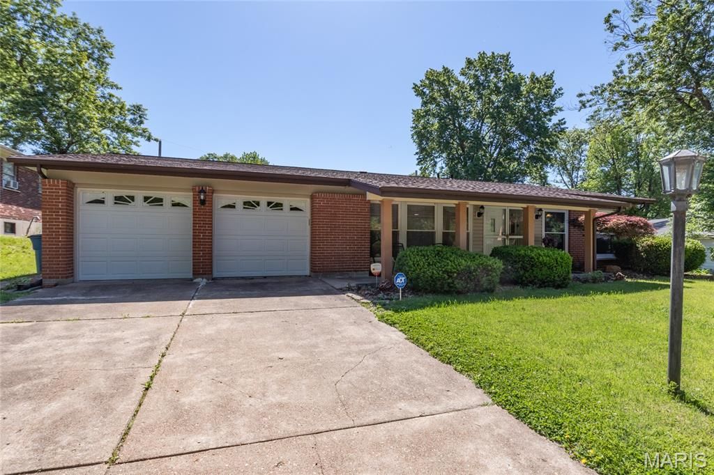 1204 Hobson Drive, Ferguson, MO 63135