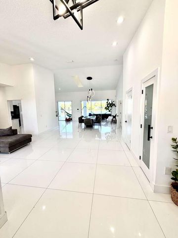 120 SARATOGA Boulevard W, Royal Palm Beach, FL 33411