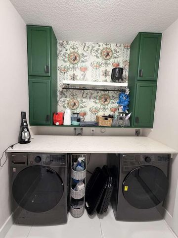 120 SARATOGA Boulevard W, Royal Palm Beach, FL 33411