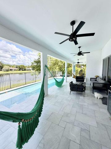 120 SARATOGA Boulevard W, Royal Palm Beach, FL 33411
