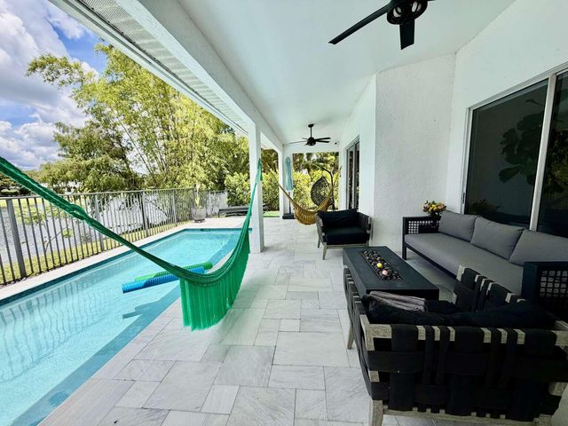 120 SARATOGA Boulevard W, Royal Palm Beach, FL 33411
