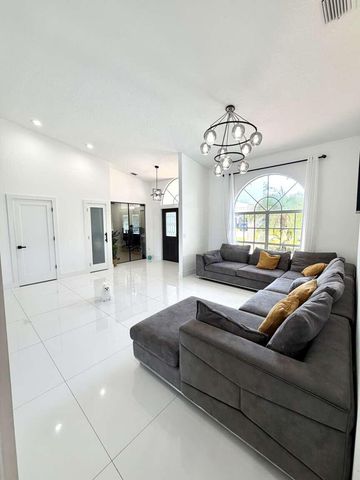 120 SARATOGA Boulevard W, Royal Palm Beach, FL 33411