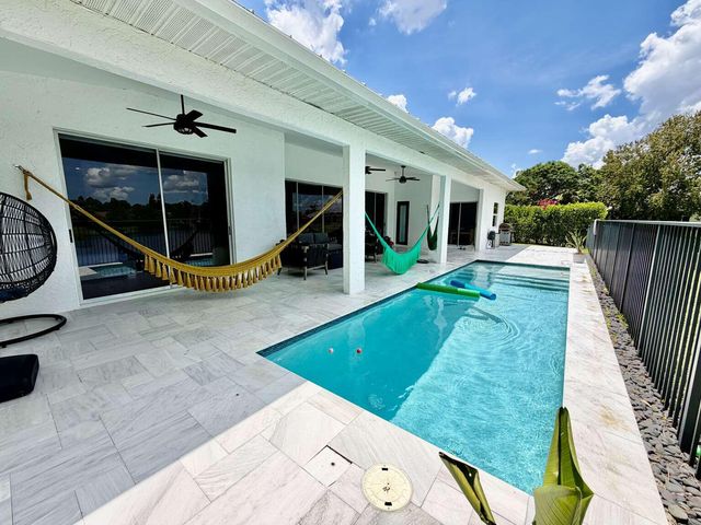 120 SARATOGA Boulevard W, Royal Palm Beach, FL 33411